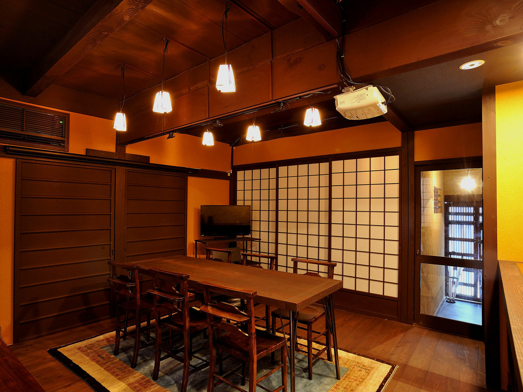 Theatre And Library -kyoto Imagumano- Quioto
